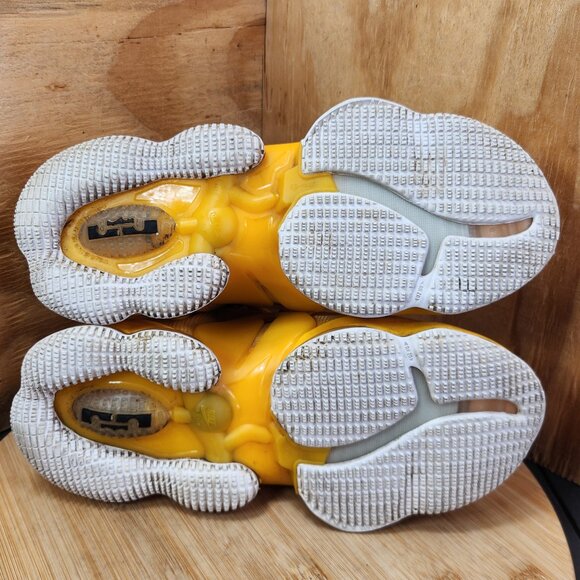 Nike LeBron James 19 Hard Hat Yellow Mens Basketball Shoes Sneakers Size 7.5 - Picture 10 of 11